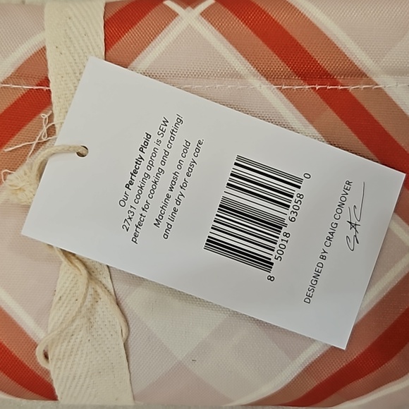 Sewing Down South - Cooking Apron in Perfectly Plaid - Brand New - Picture 5 of 7